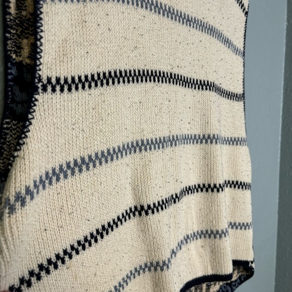 Vintage Women's Knit Blue White Stripe Heart Cottagecore Vest - Picture 7 of 9